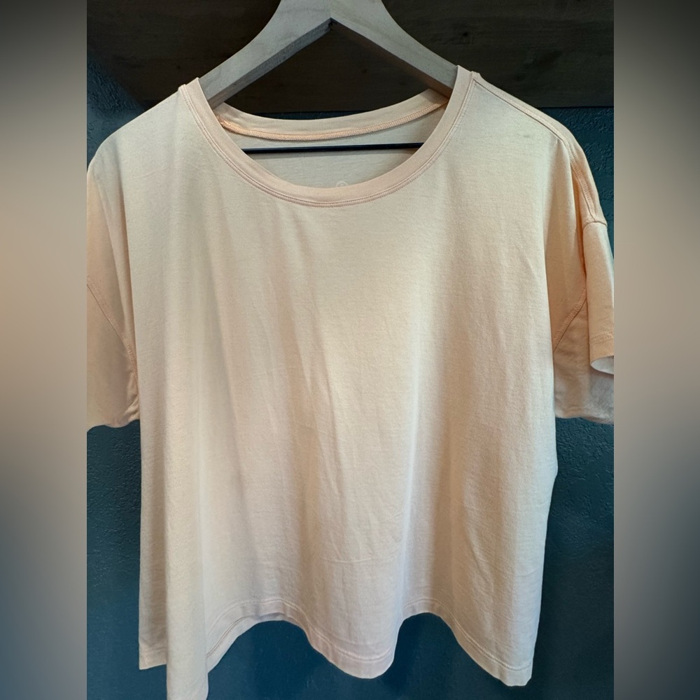 Lululemon Women’s Crewneck Boxy Tee - Peach